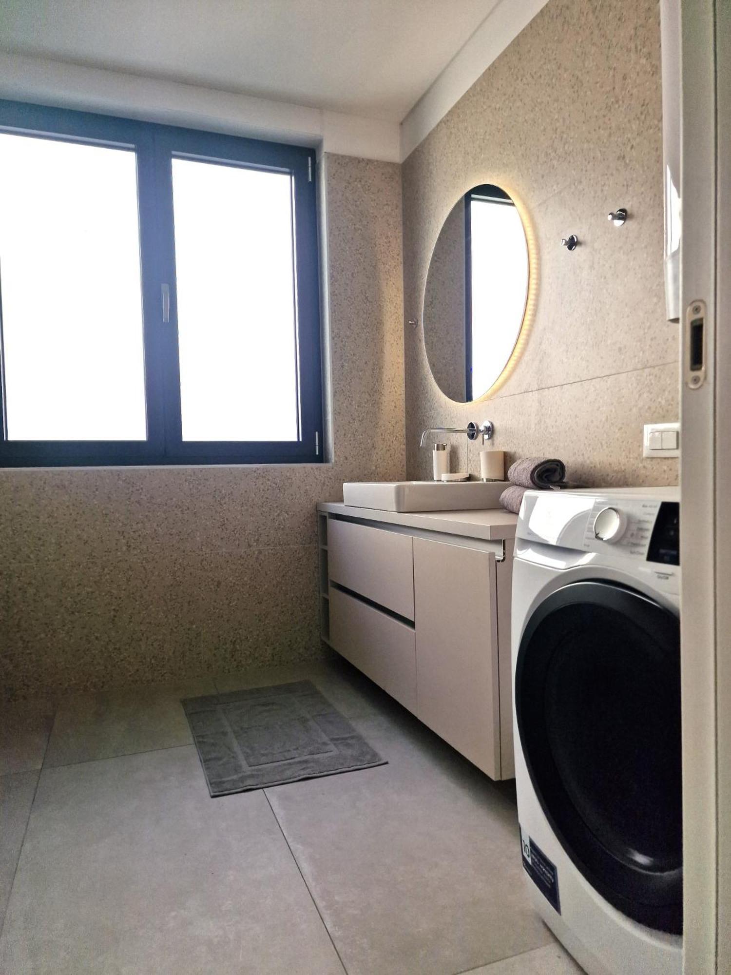 Apartment Tina Baska Voda Luaran gambar