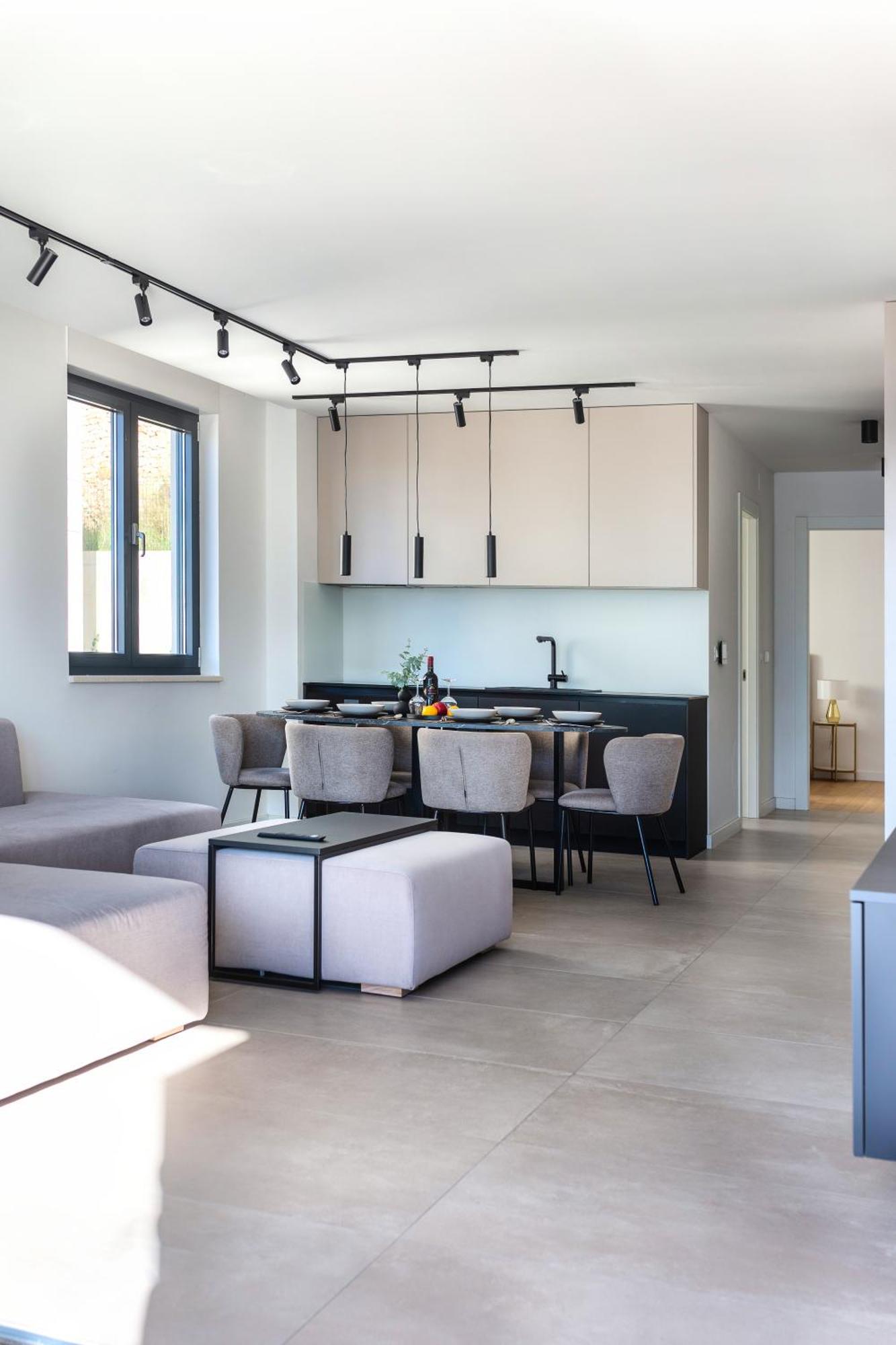 Apartment Tina Baska Voda Luaran gambar